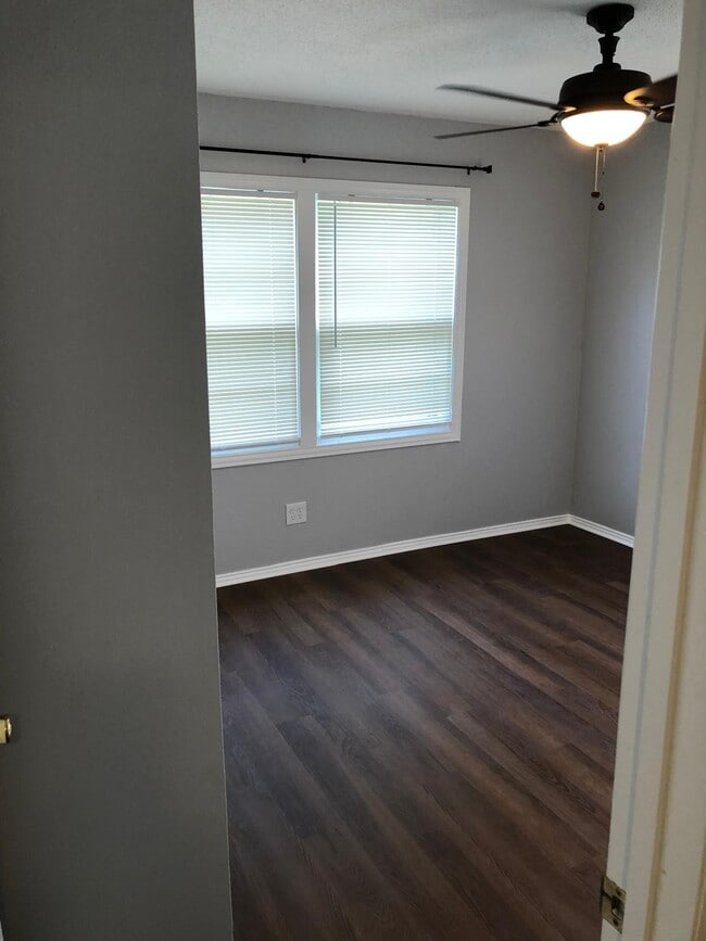 Building Photo - 3718 Penwood Way