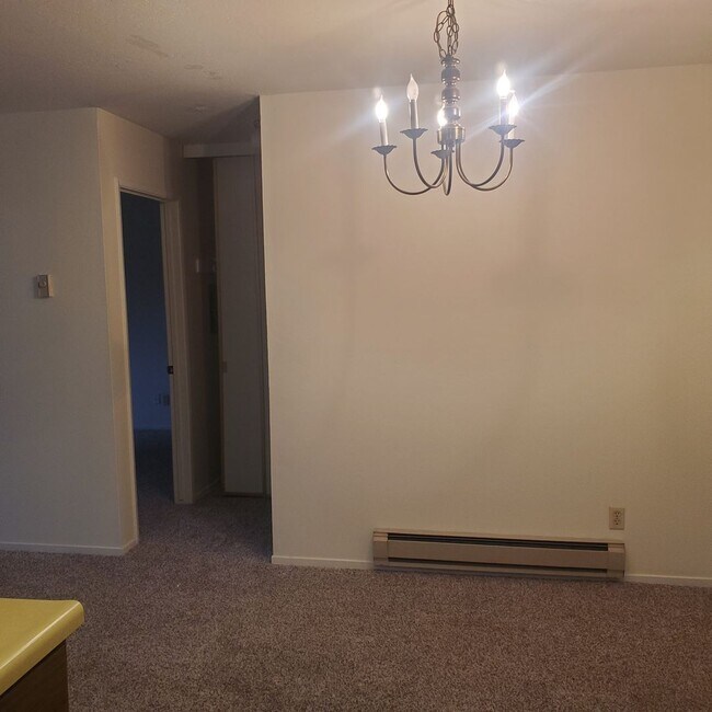 Building Photo - Location, Location! Easy Living in Walnut Creek near Heather Farms/John Muir