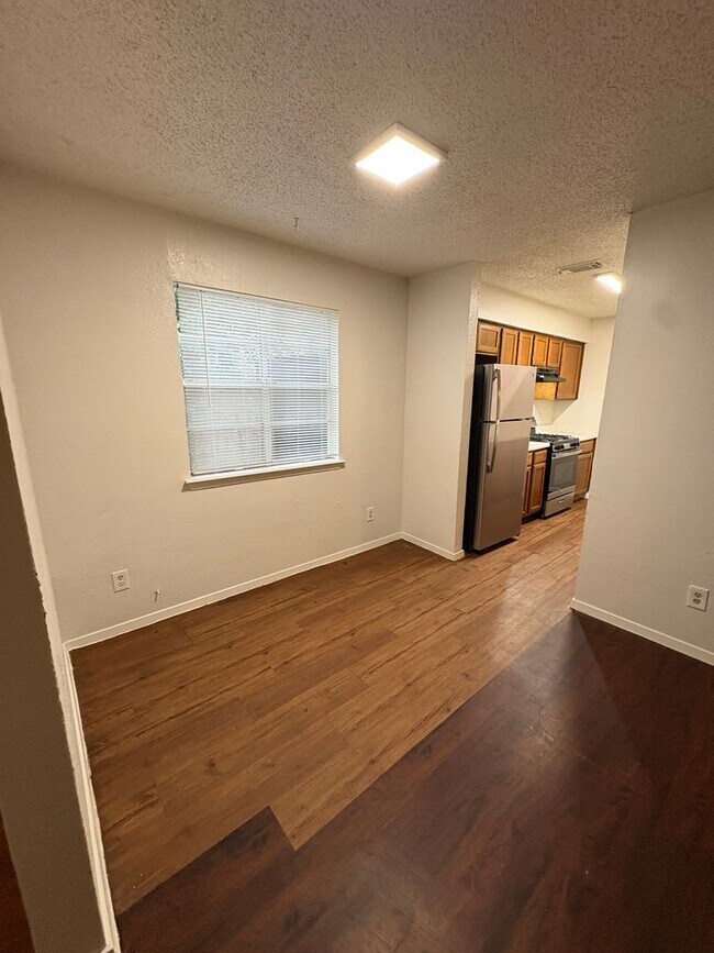 Building Photo - 806 Sirocco Dr