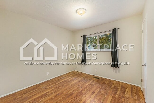 Building Photo - 25161 Patricia Ave