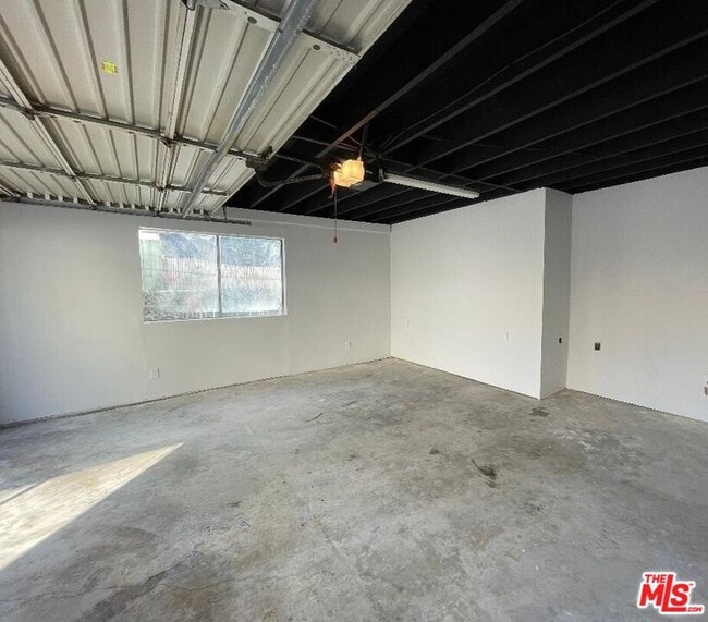 Building Photo - 38 Paloma Ave