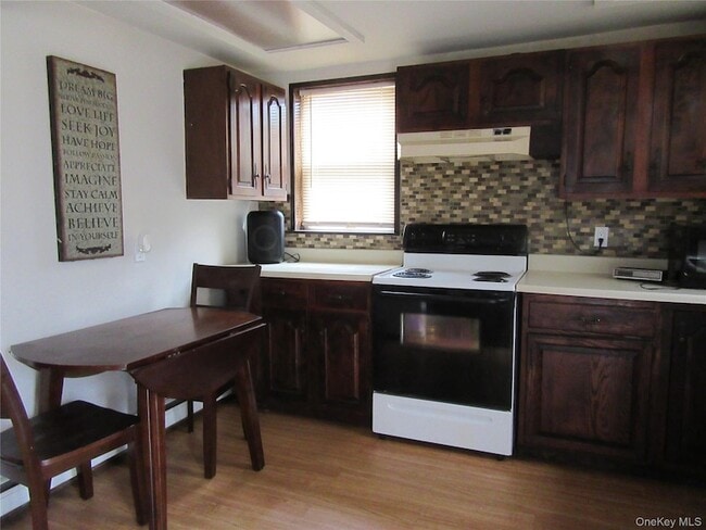 Building Photo - 24 Cromwell Hill Rd