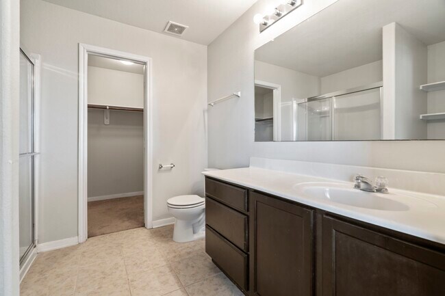 Building Photo - 914 Canyon Hill Ln