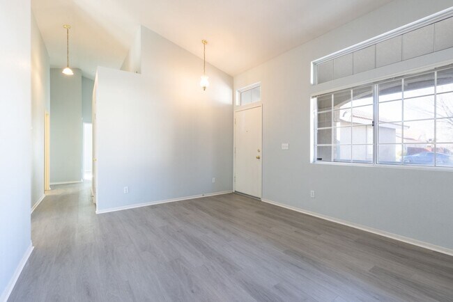 Building Photo - West Lancaster4 bedroom + bonus room