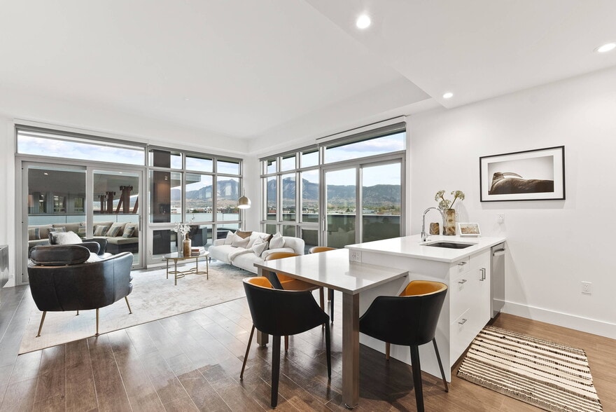 Building Photo - Boulder Commons