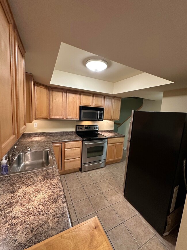 Building Photo - 1837 Gray Ridge Cove