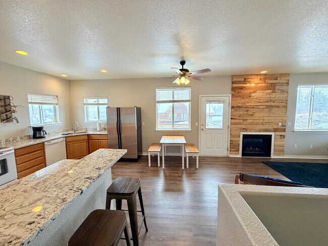 Building Photo - 106 Deer Trail Dr