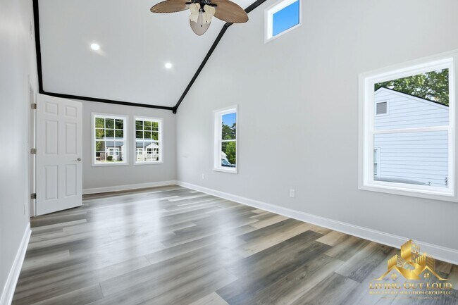 Building Photo - 1439 Westridge Rd SW