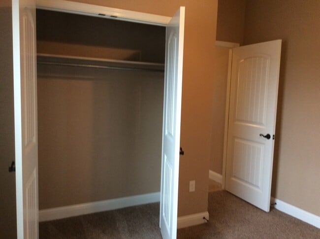 Building Photo - 200 Almond Tree Ln