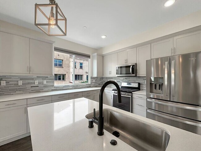 Building Photo - 1250 Paseo Sea Grass