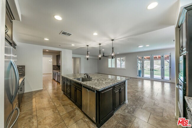 Building Photo - 22379 Driftwood Ct
