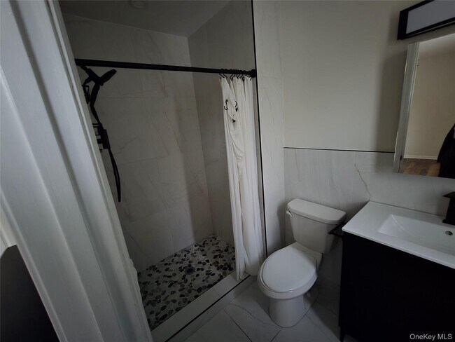 Building Photo - 9 Sergio Ct