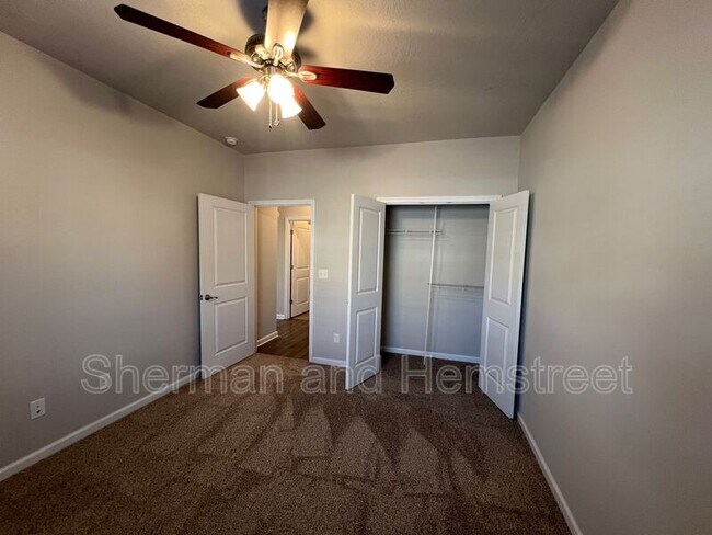 Building Photo - 734 Tarvin Cir