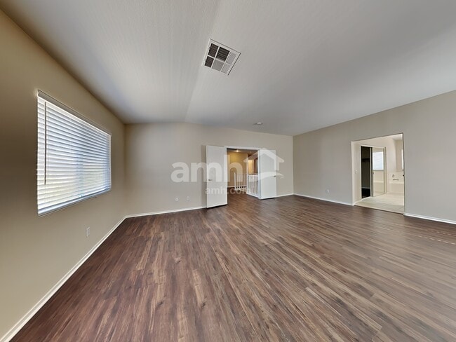 Building Photo - 1330 Summer Dawn Ave