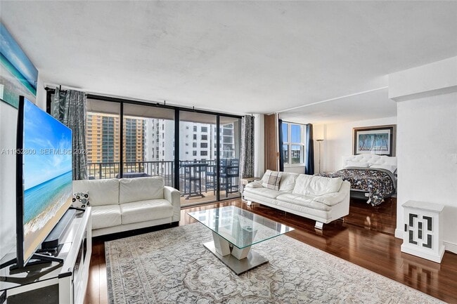 Building Photo - 2201 S Ocean Dr