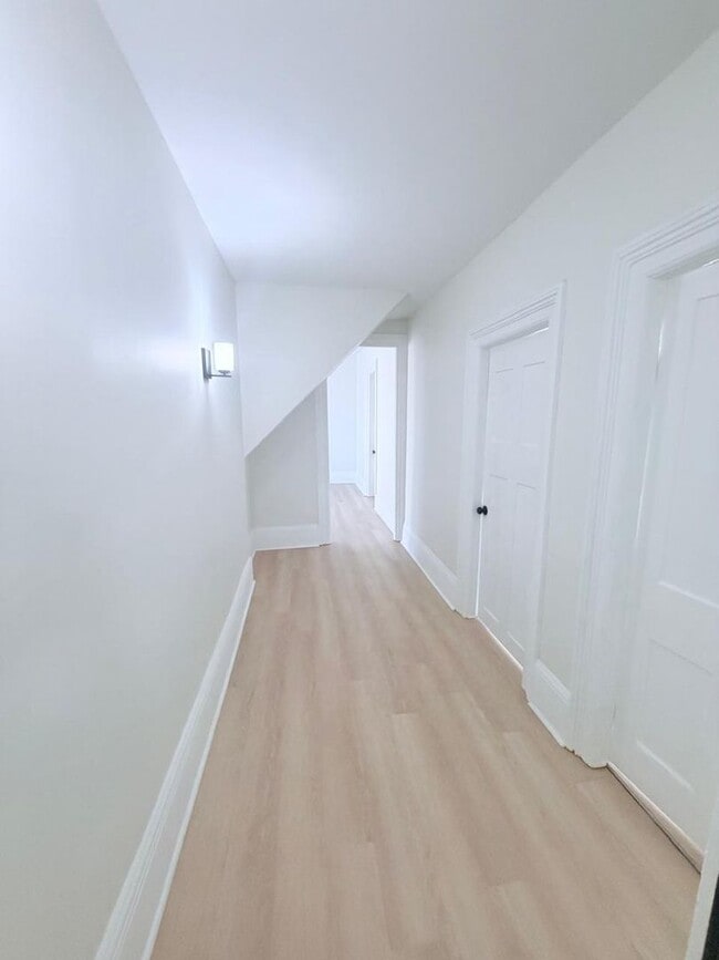 Building Photo - 2604 W 27th St