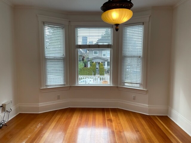 Family room2 - 348 17th Ave