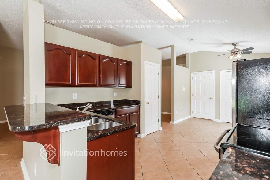 Building Photo - 1617 Mapmakers Way