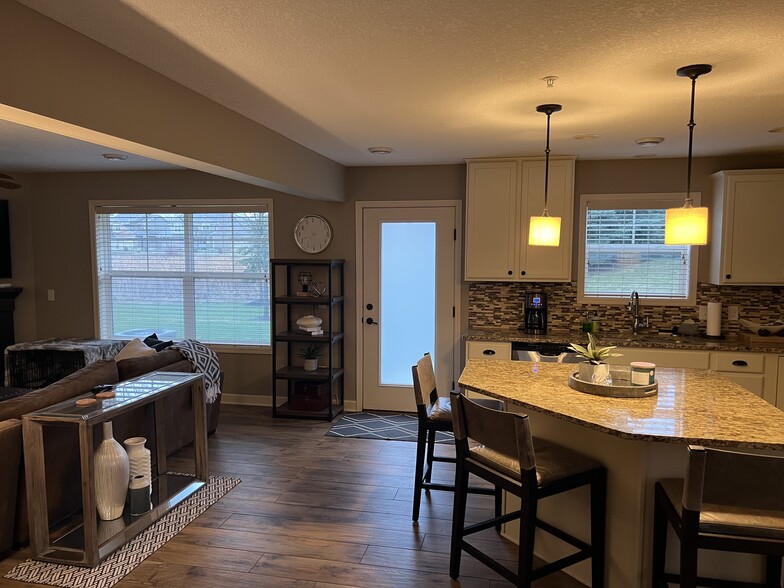 Building Photo - 3294 Red Oak Trl