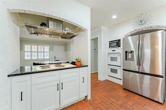 Building Photo - 11407 Iberia Dr