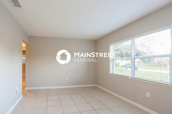 Building Photo - 3 Bedroom Pet-Friendly Home in St Petersburg, FL with Main Street Renewal