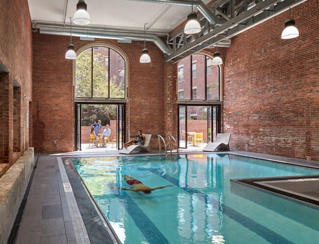 Building Photo - 804 Tremont St