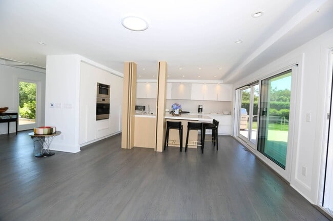 Building Photo - 117 Erica's Ln