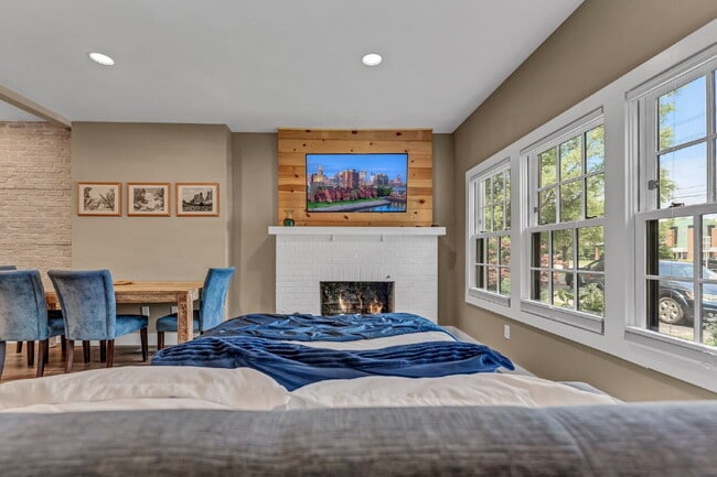 Building Photo - Furnished 1-Bedroom Lower Apartment on Main St