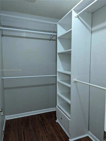 Building Photo - 3446 Oak Dr