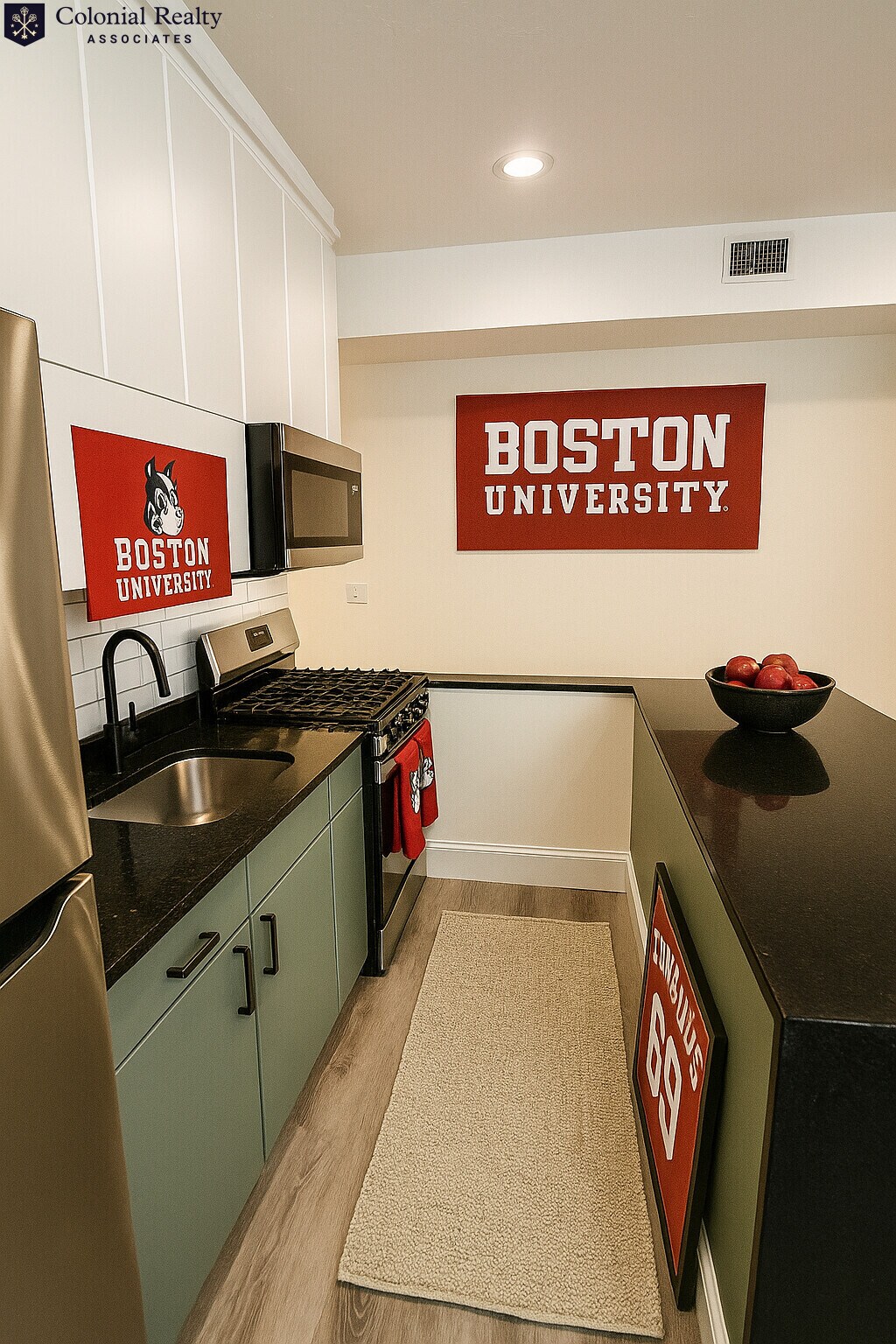 Building Photo - 73 Thatcher St