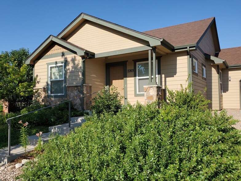 Primary Photo - 2203 Marshfield Ln