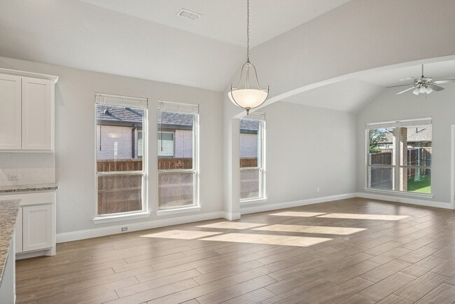 Building Photo - 1709 Everitt Trail