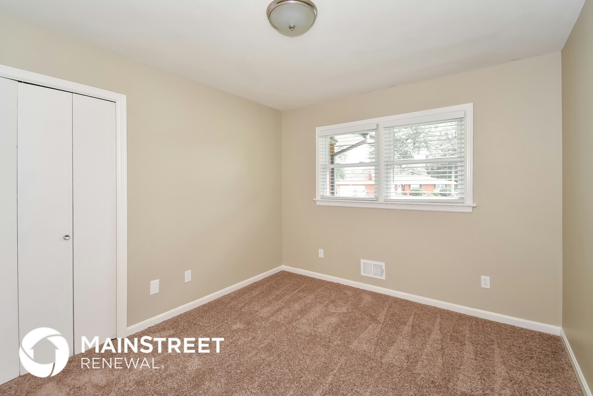 Building Photo - 2 Addison Ct