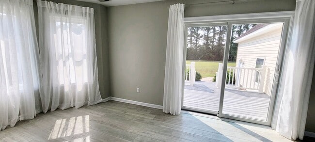 Building Photo - 120 Soundside Estates Dr