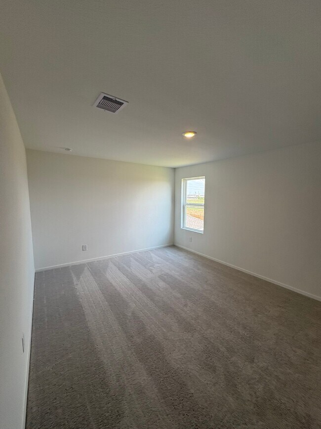 Building Photo - 16810 Great Highlands Dr