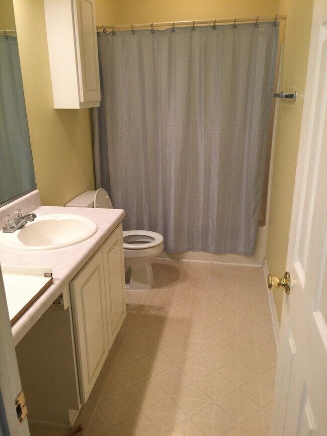 Building Photo - Furnished 2 Bed, 2 Bath Condo