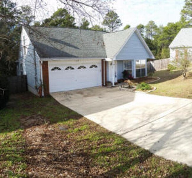 Building Photo - 818 Sparkleberry Cove