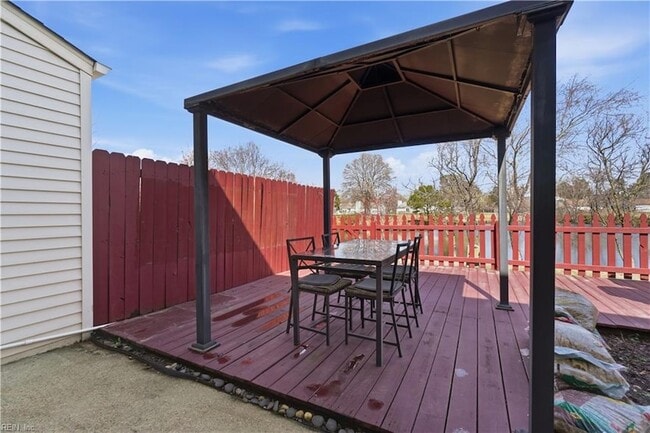 Building Photo - 1328 Mill Lake Quarter