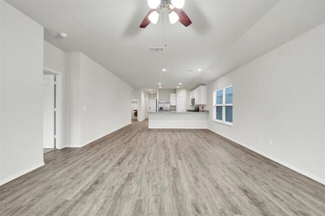 Building Photo - 4351 Stuebner Hl Dr