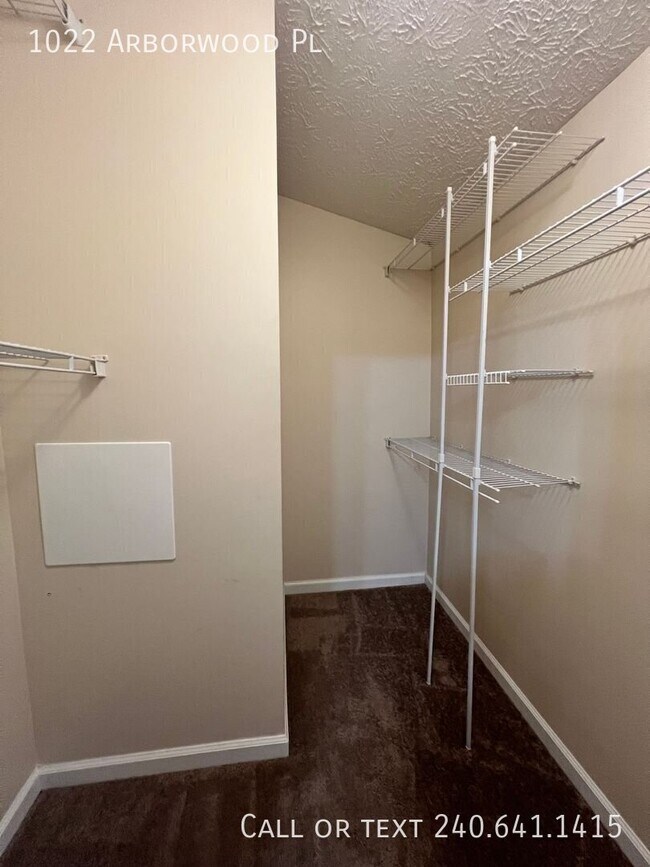 Building Photo - 1022 Arborwood Pl