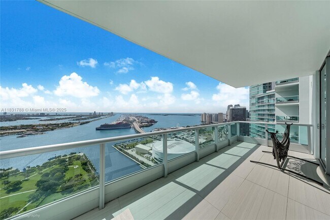 Primary Photo - 900 Biscayne Blvd