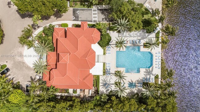 Building Photo - 3245 NE 184th St