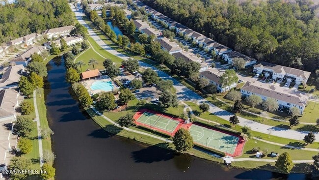 Building Photo - 612 Spruce Creek Rd