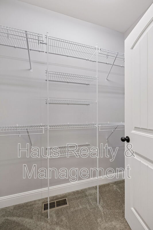 Building Photo - 207 Bedford Ct