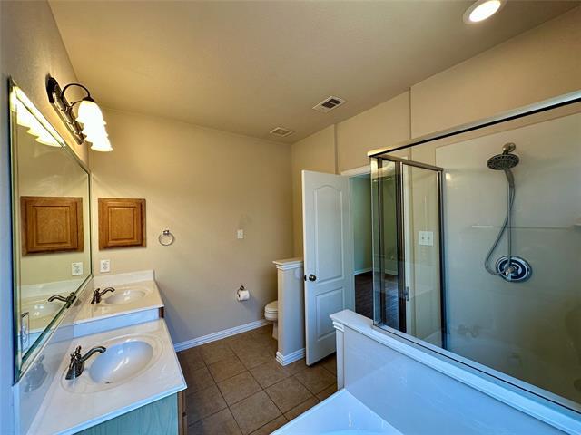 Building Photo - 16024 Alvarado Dr