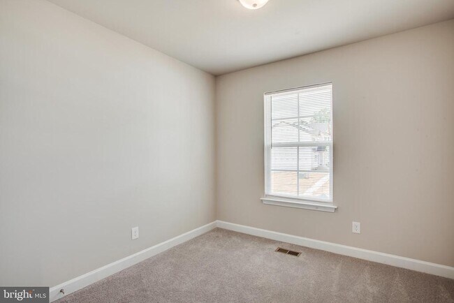 Building Photo - 80 Andrews Pl