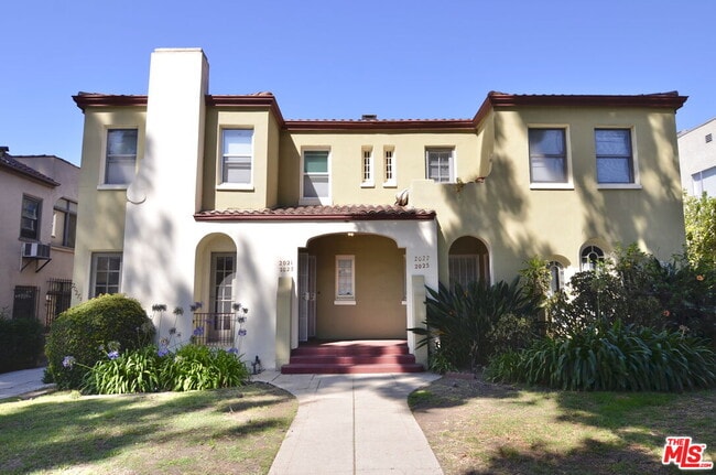 Building Photo - 2021 N Vermont Ave