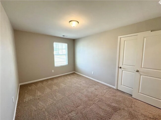 Building Photo - Corner-Lot Luxury Living in Bridlewood Far...