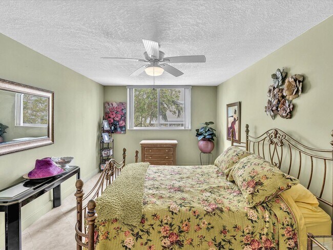 Building Photo - 1421 S Ocean Blvd