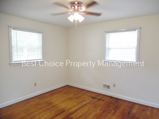 Building Photo - 205 Le Ann Dr